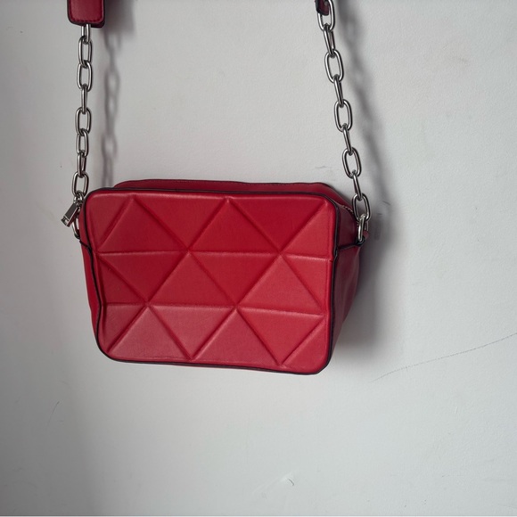 Parfois Red Purse Shoulder Bag EUC and adjustable strap geometric print - Picture 2 of 9